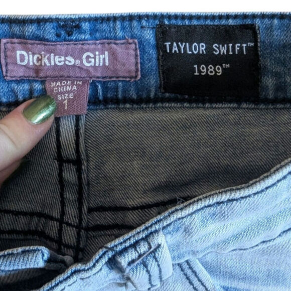 Rare Taylor Swift 1989 Denim Shorts I Know Places Lyrics Fox Embroidery Dickies - Picture 2 of 7